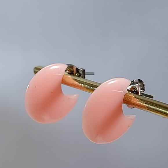 Crescent Hoop Stud Earrings in Red and Peach, Retro Minimalist Jewelry for Women - Picture 7 of 10